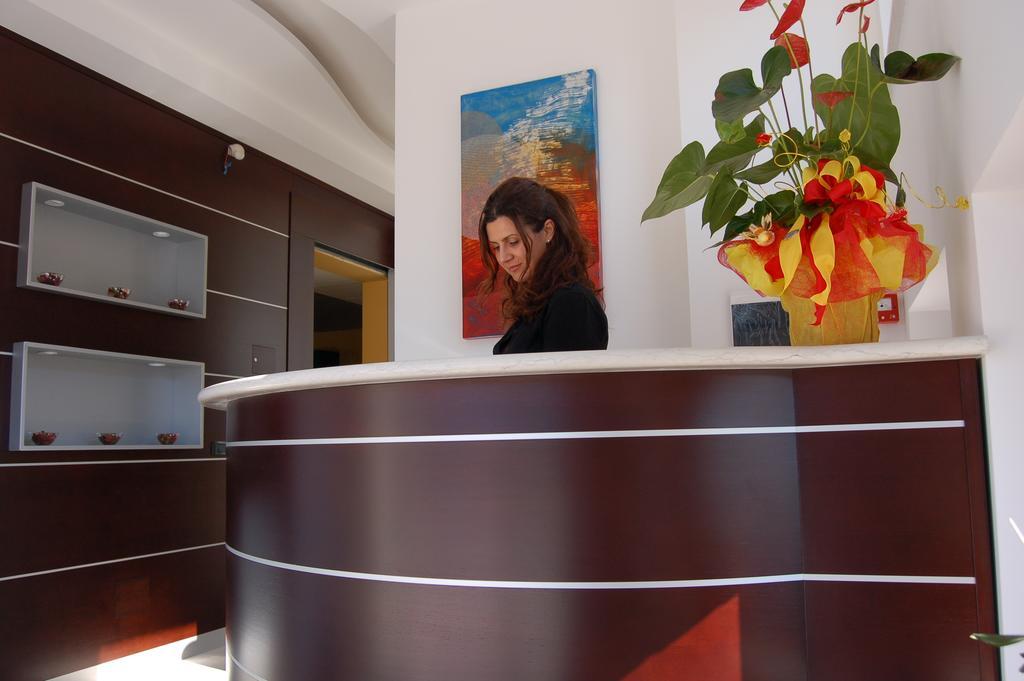 Hotel Flaminio Tavernelle Serrungarina Ngoại thất bức ảnh