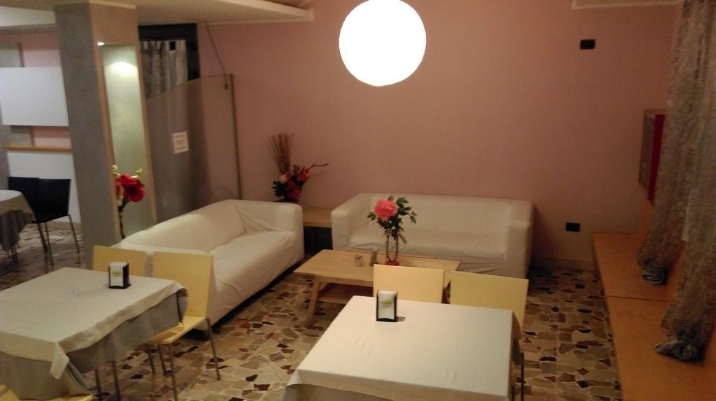 Hotel Flaminio Tavernelle Serrungarina Ngoại thất bức ảnh